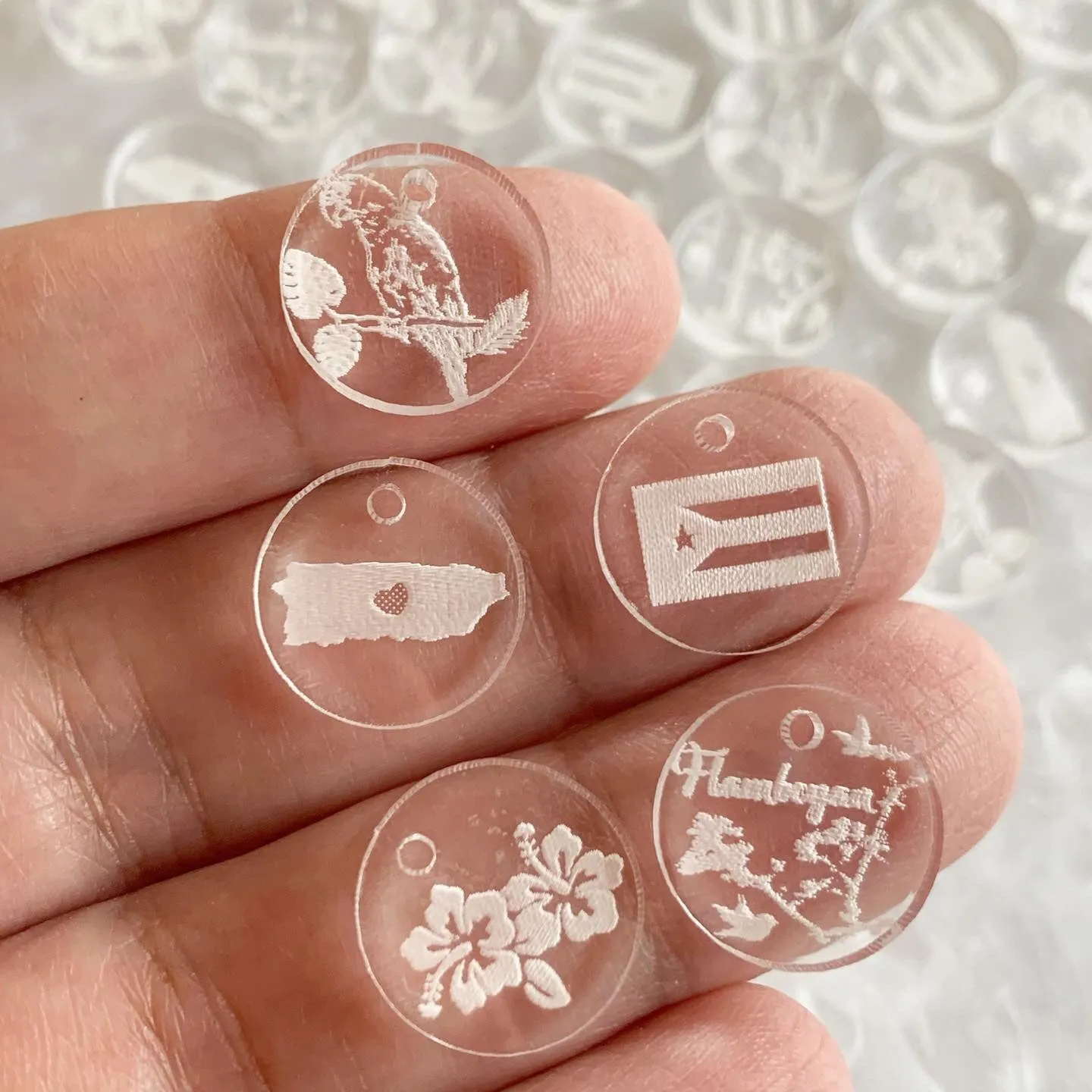 Puerto Rican symbols - 10 pieces, 15mm / Símbolos de Puerto Rico - 10 piezas, 15mm