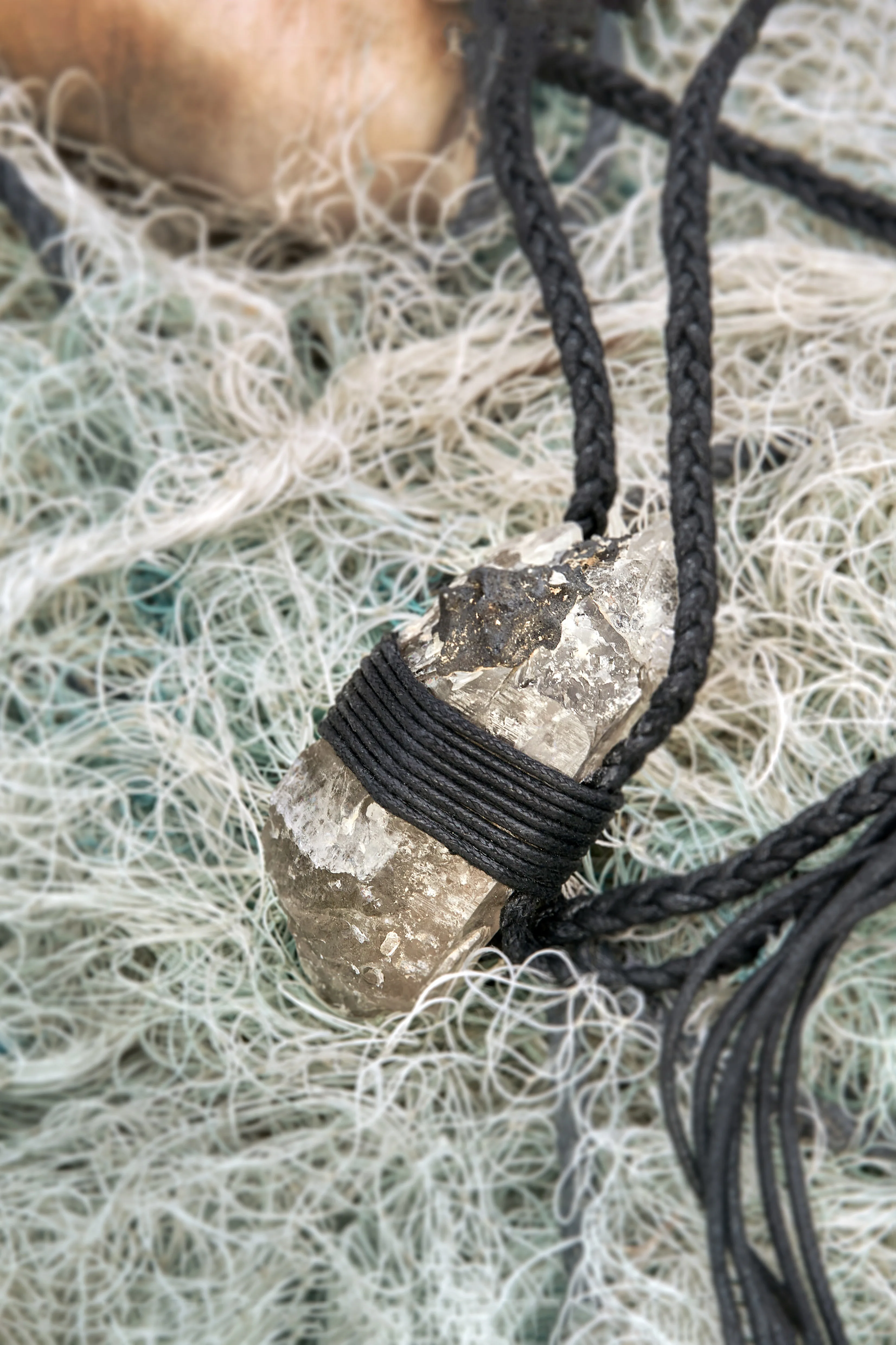 Quartz - Black Braided Rope