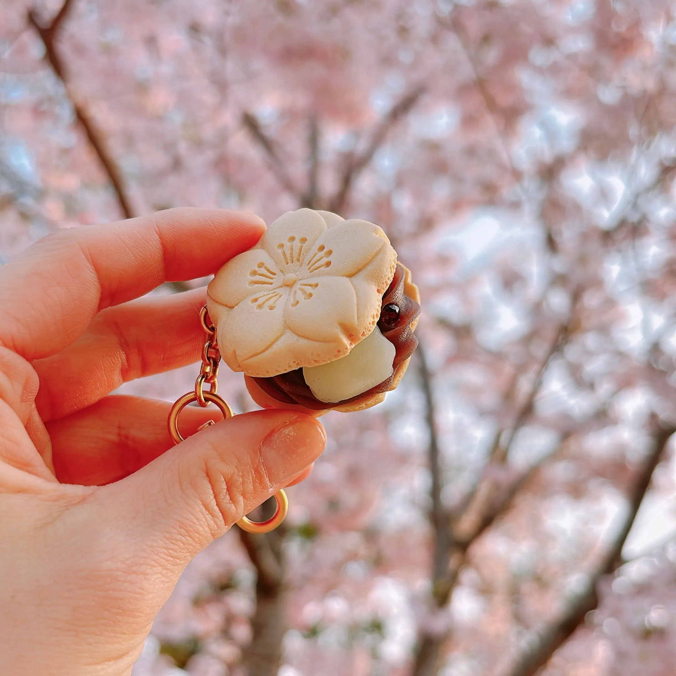 SAKURA Monaka Bag Charm (Beige)【Japan Jewelry】