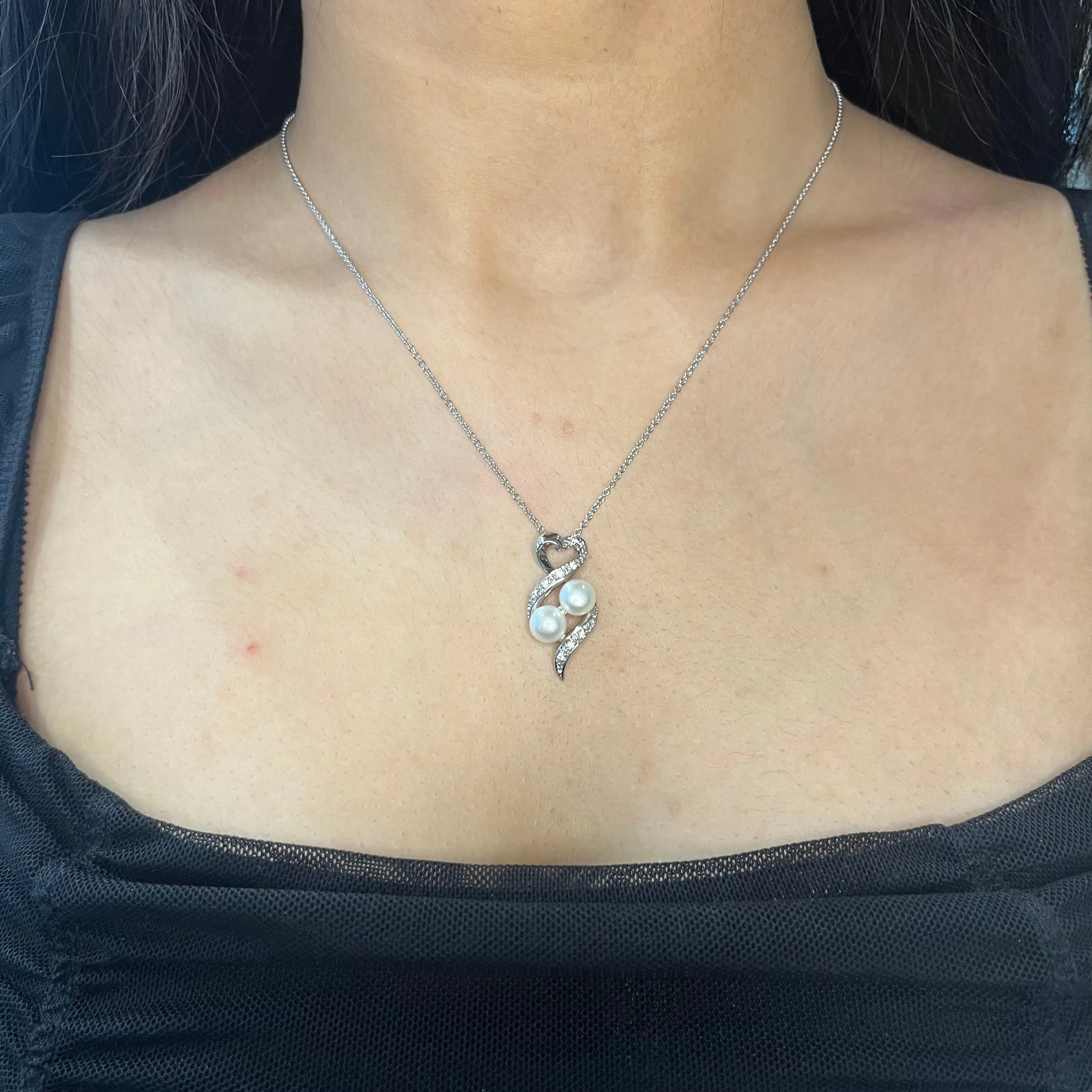 Sentimental Expressions Sterling Silver Rhodium Plated "2 P's in a Pod" (Friendship) CZ and Pearl Necklace