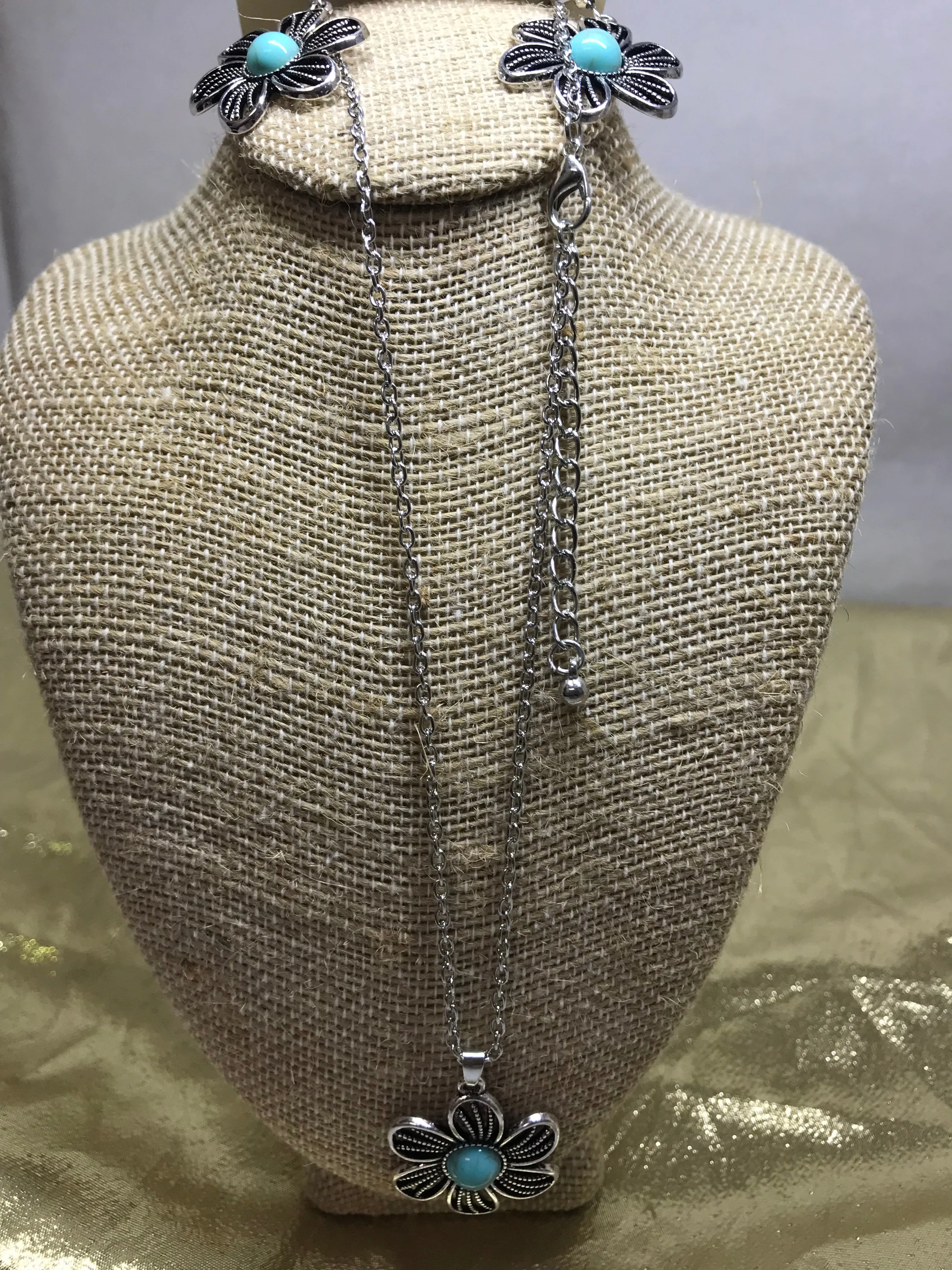 Silver Flower w/Turquoise Stone Necklace Earring Set
