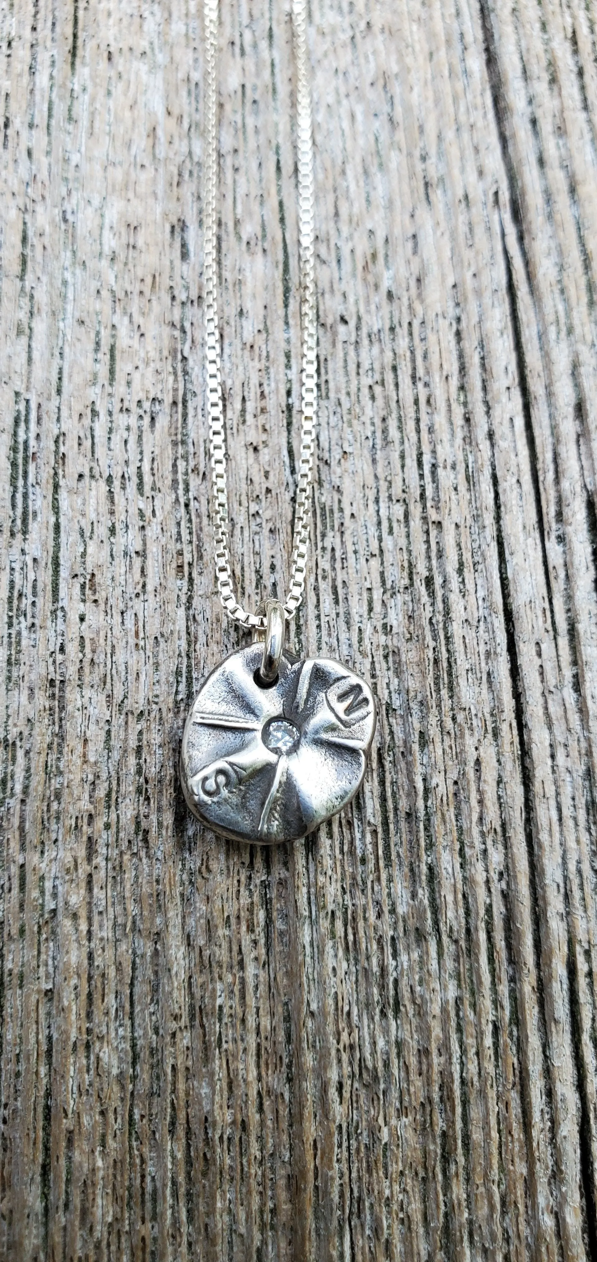 Simon & LuLu dia compass pendant