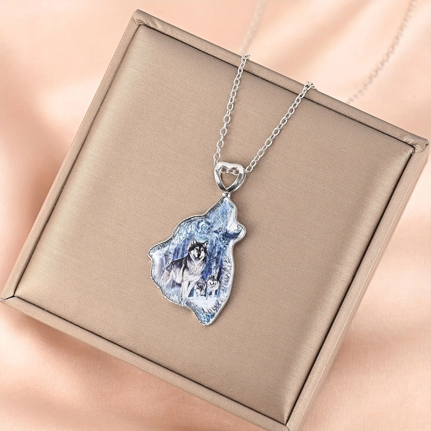 Snow Mountain Wolf Pendant Necklace Retro Daily Accessories Holiday Gift