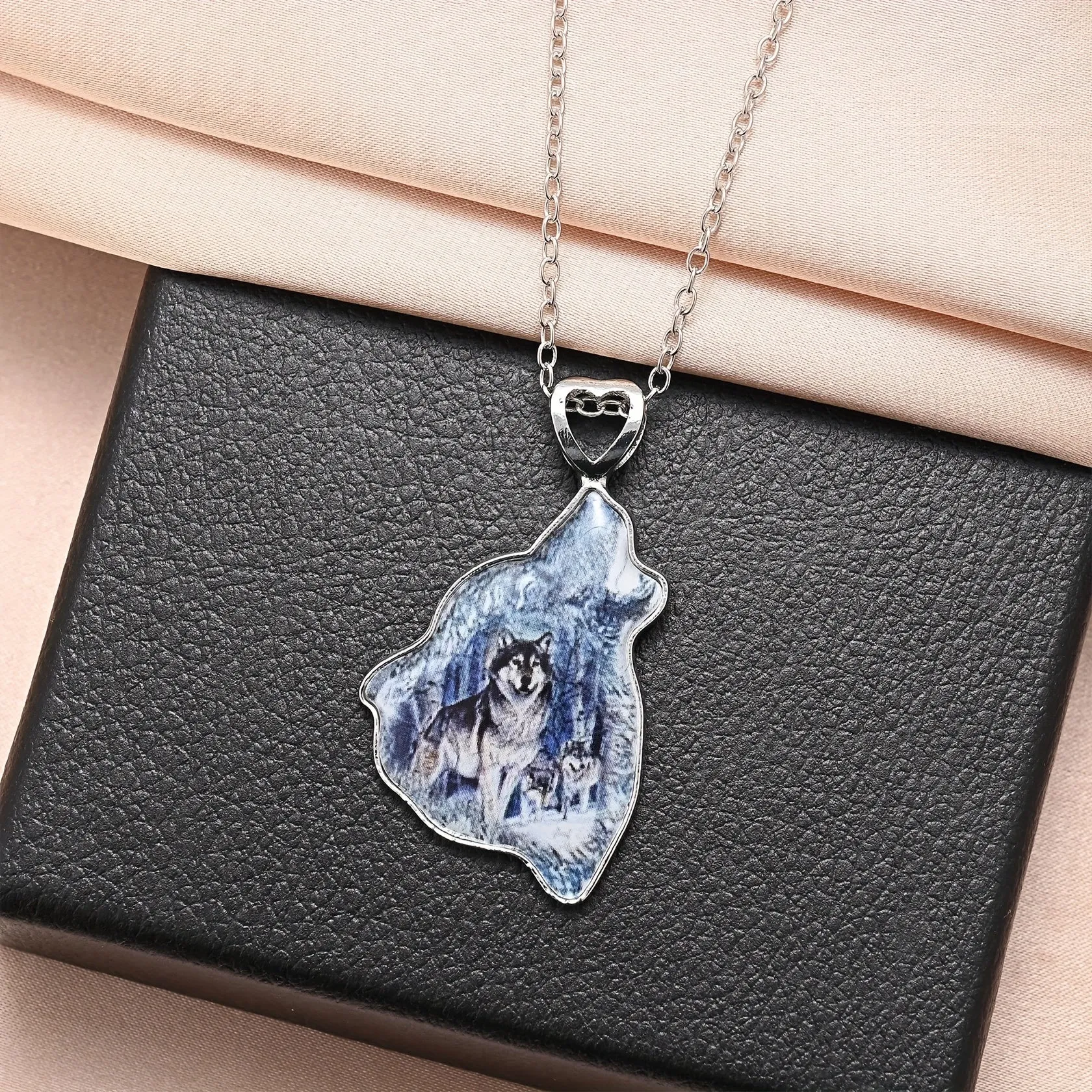 Snow Mountain Wolf Pendant Necklace Retro Daily Accessories Holiday Gift
