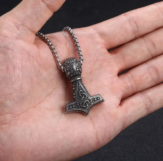 THOR'S HAMMER NECKLACE - SKANE