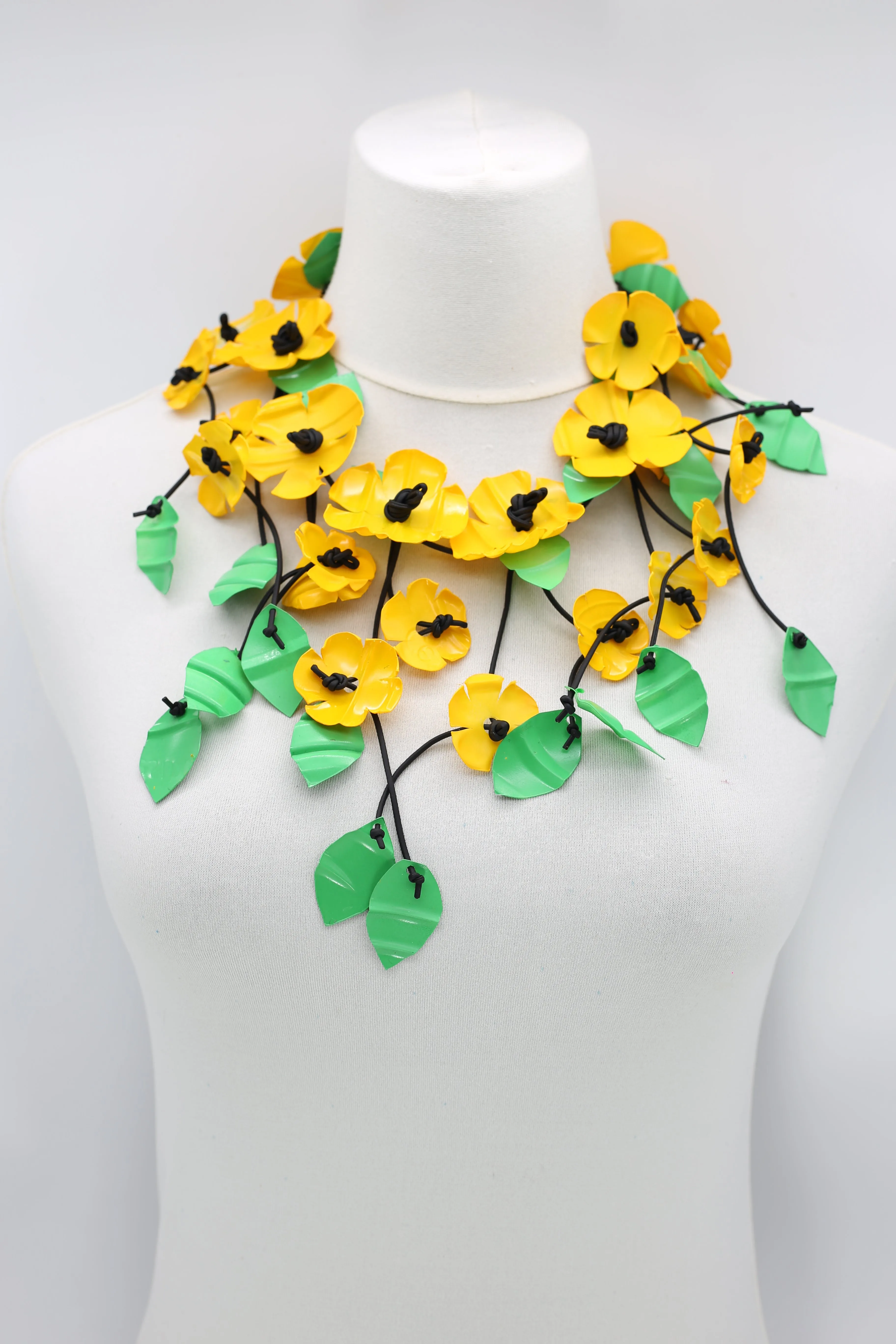 UPCYCLED PLASTIC BOTTLES POPPY FLOWER NECKLACES - SHORT