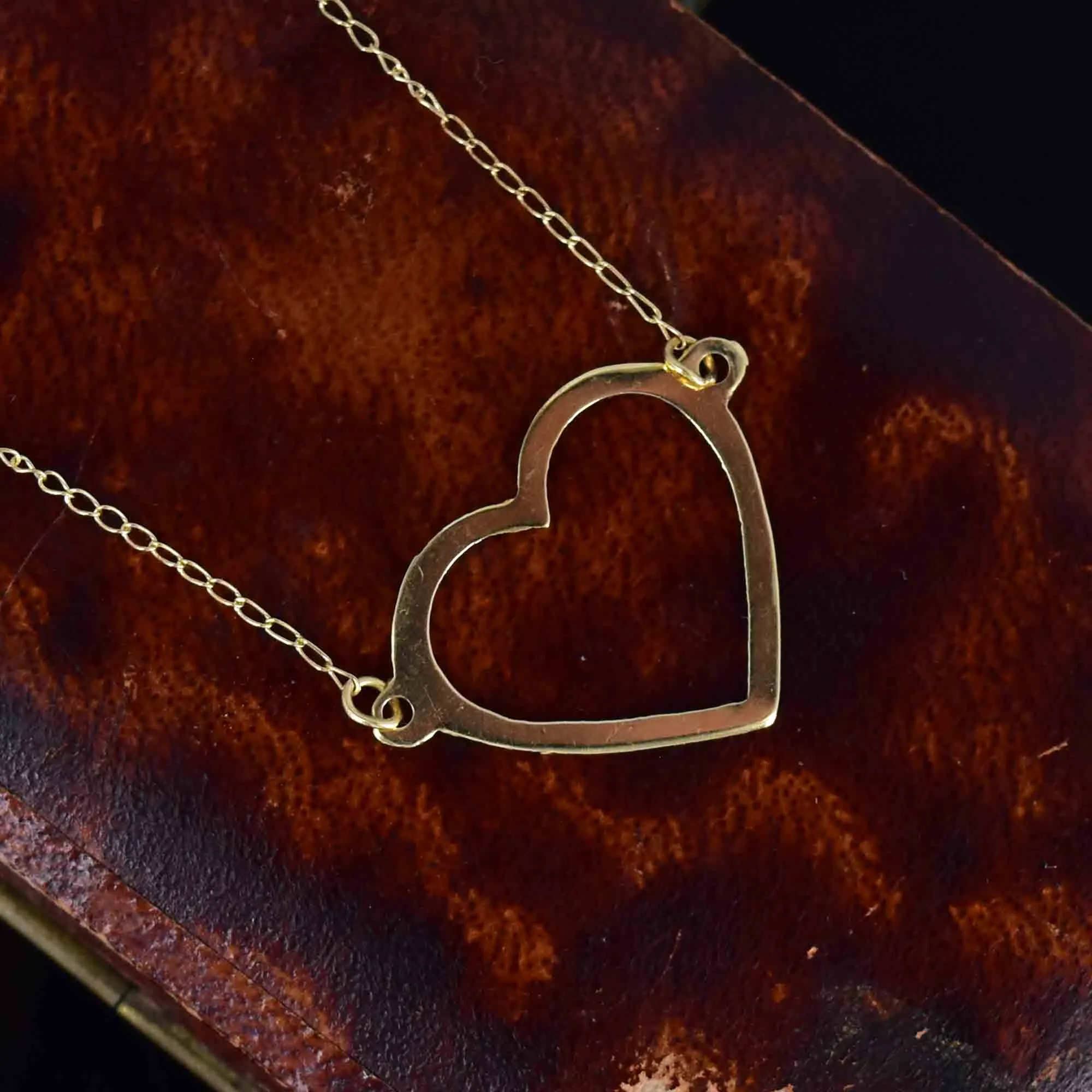 Vintage Solid 14K Gold Heart Cutout Pendant Necklace