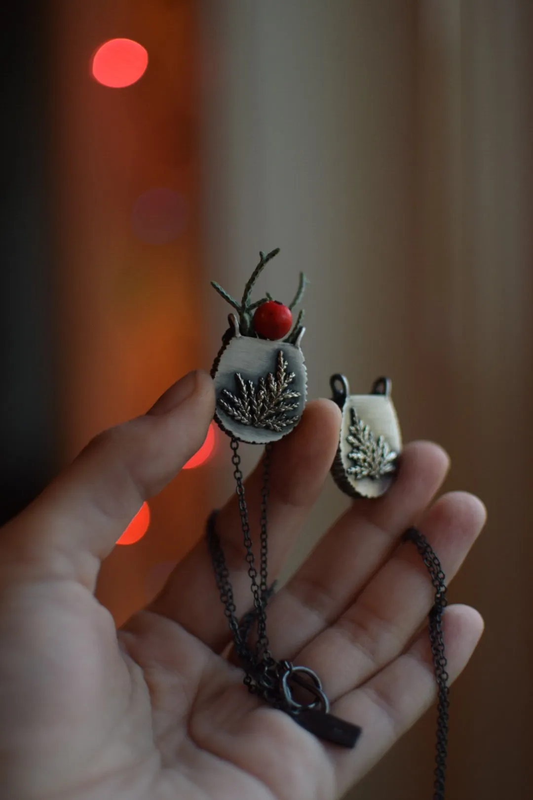 XFern Vase Necklace